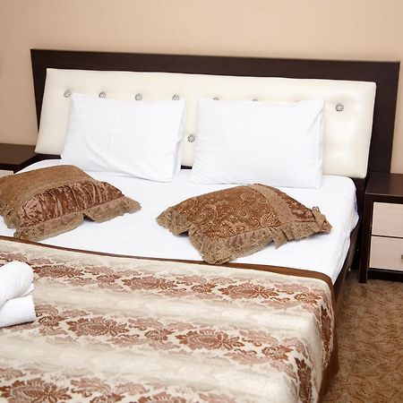 Hotel Avenue Бишкек Екстериор снимка