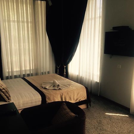 Hotel Avenue Бишкек Екстериор снимка