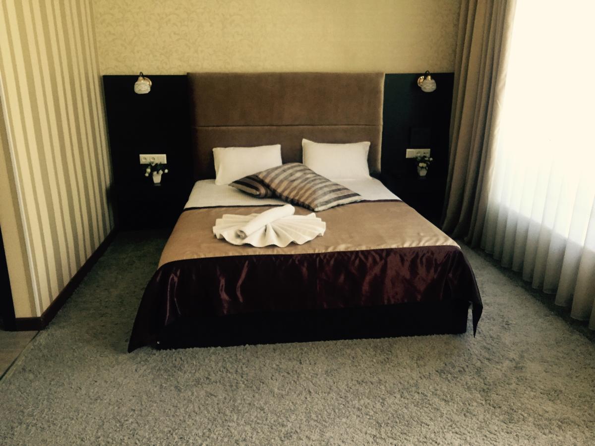 Hotel Avenue Бишкек Екстериор снимка