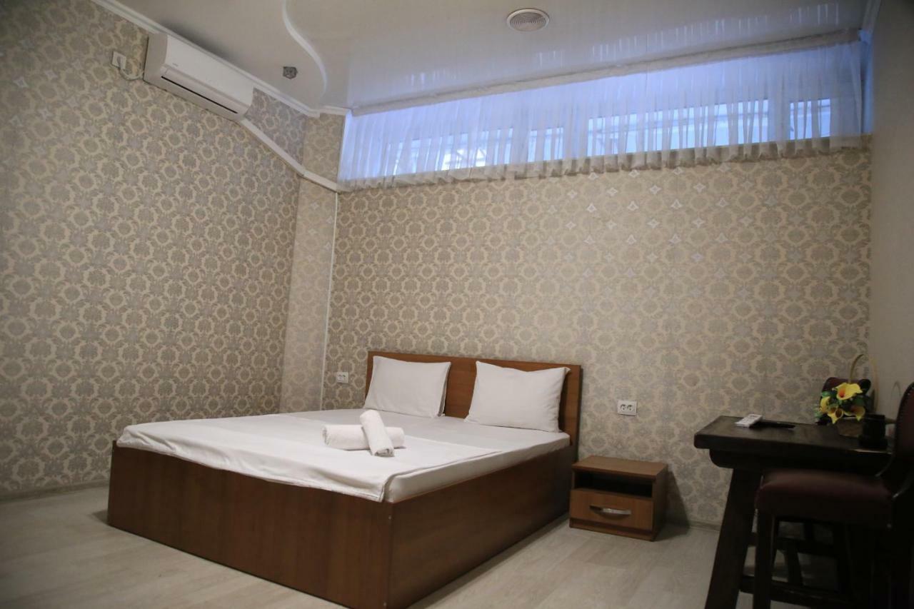 Hotel Avenue Бишкек Екстериор снимка