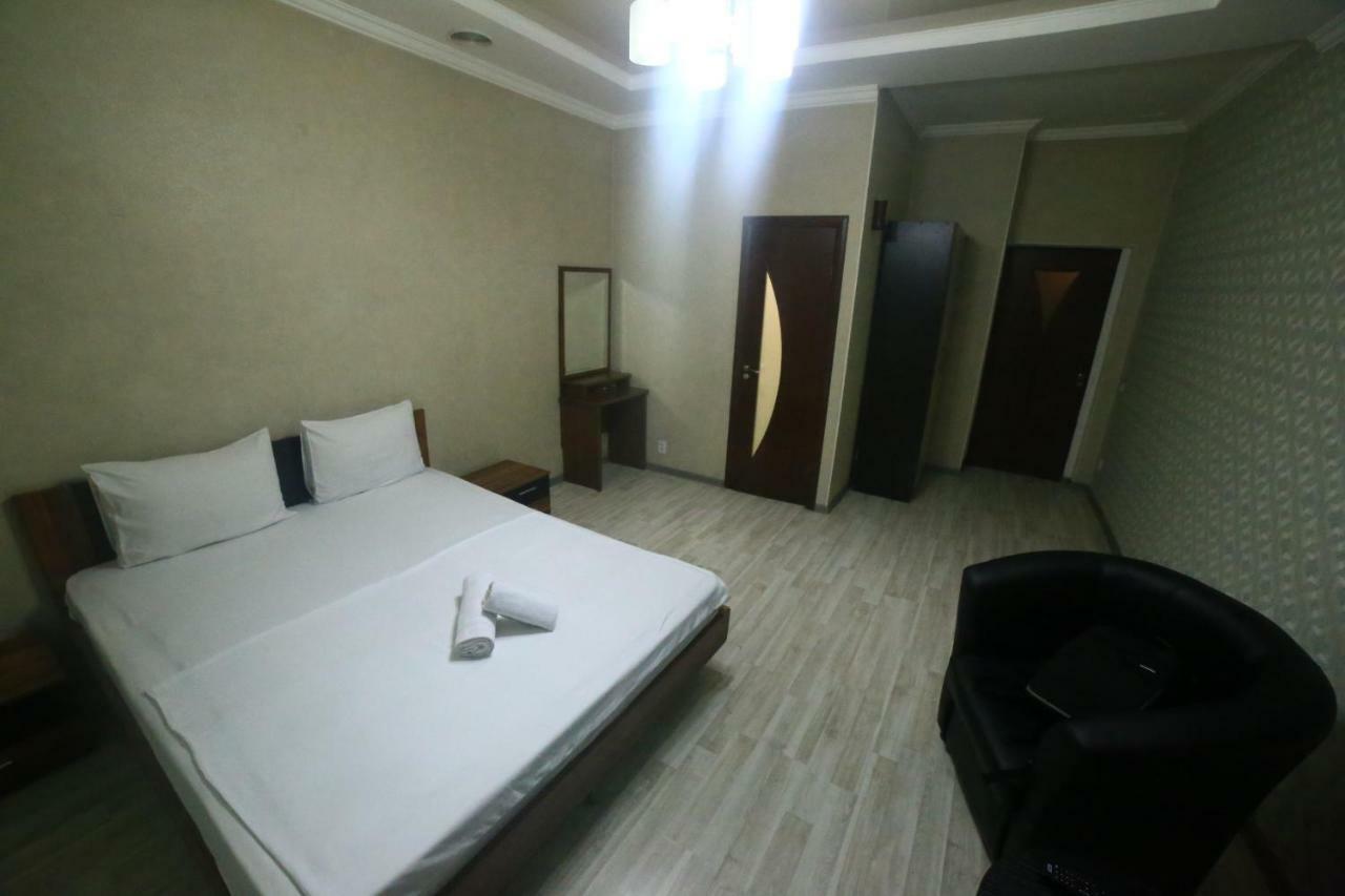 Hotel Avenue Бишкек Екстериор снимка